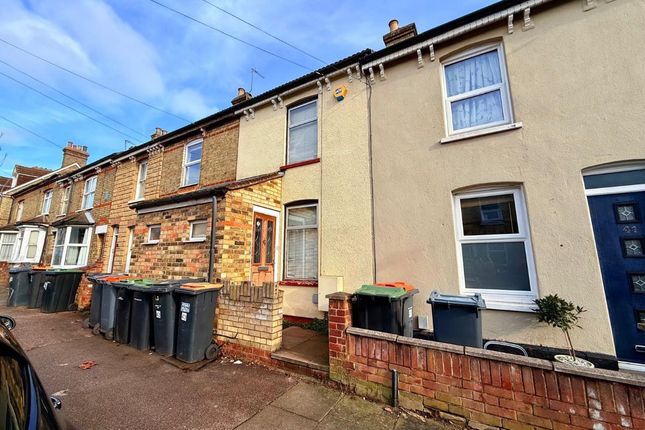 2 bed property, in Garfield Street, £230,000