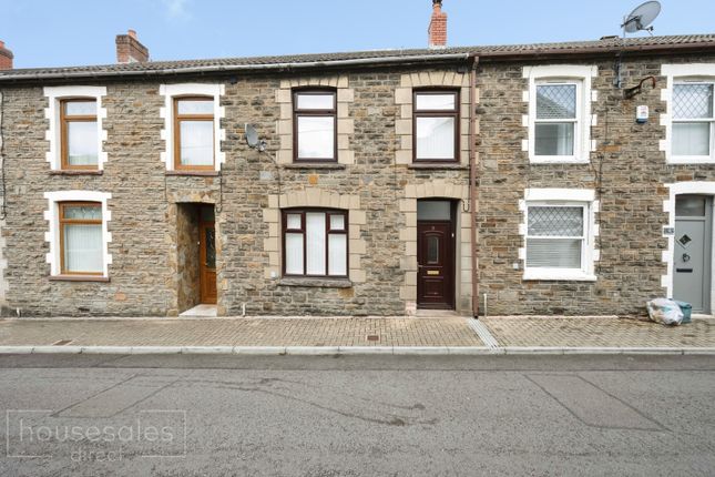 3 bed property, in Jones Street, £60,000
