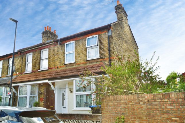 2 bed property, in Sunnyside Road East, £405,000