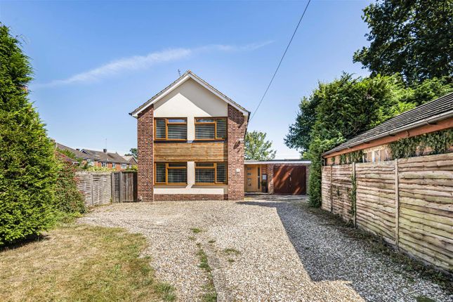 4 bed property, in Shinfield Road, £775,000