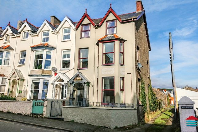 5 bed property, in Glasfor Terrace, £355,000