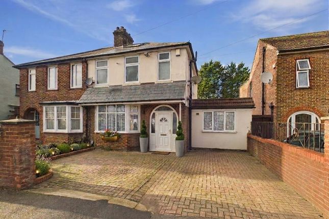 4 bed property, in Houghton Road, £380,000