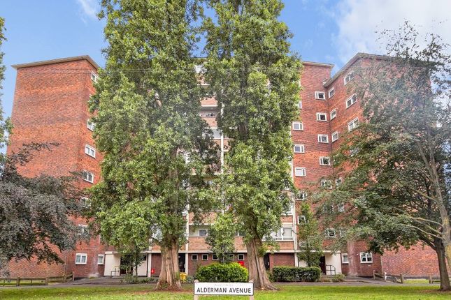1 bed property, in 48 Triumph House, £120,000