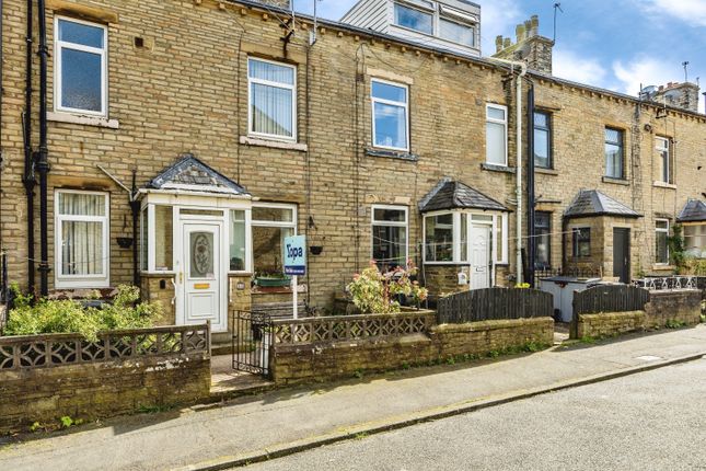 2 bed property, in Washington Street, £60,000