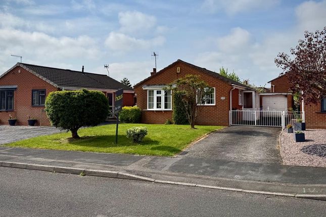 2 bed property, in Hoylake Avenue, £260,000