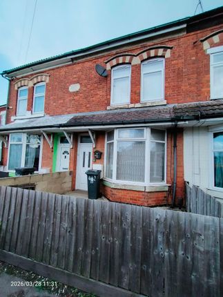 2 bed property, in Gipsy Lane, £295,000
