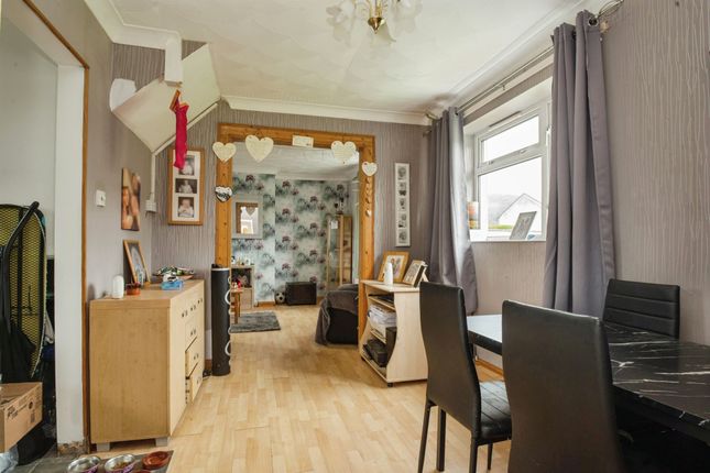 3 bed property, in Willow Street, £220,000