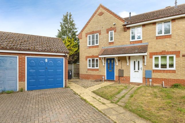 3 bed property, in Gentian Way, £200,000