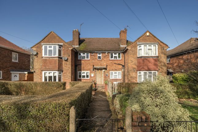 2 bed property, in Trevor Crescent, £325,000
