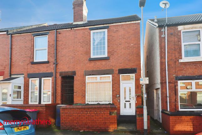 2 bed property, in St. Stephens Road, £90,000
