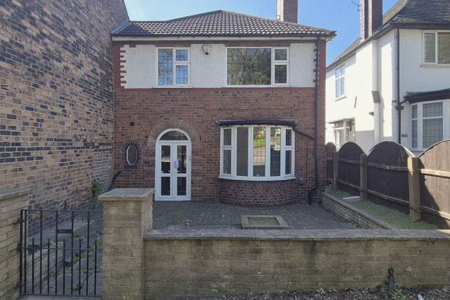 3 bed property, in Etruria Road, £230,000