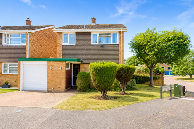 3 bed property, in Redgrave Gardens, £379,995