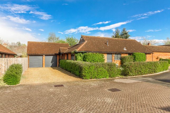 4 bed property, in Lufford Park, £615,000