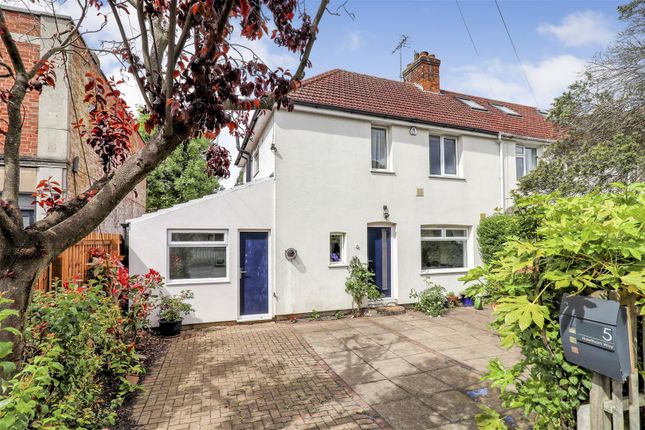 4 bed property, in Hawthorn Way, £600,000