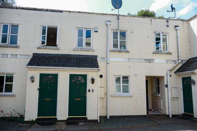 2 bed property, in Port Street, £145,000