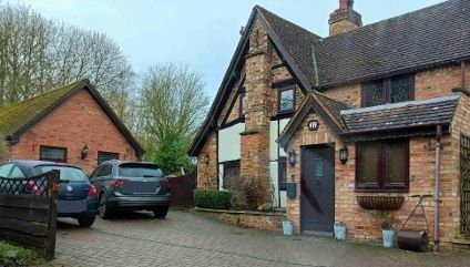 5 bed property, in 17 Brookside, £410,000