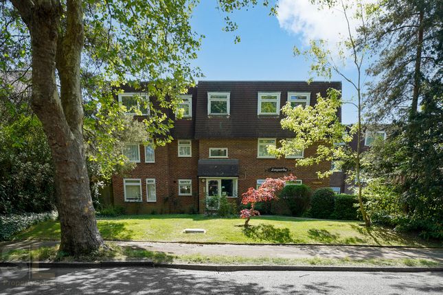 2 bed property, in Royston Grove, £325,000