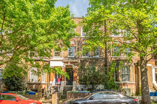 1 bed property, in Gautrey Road, £350,000