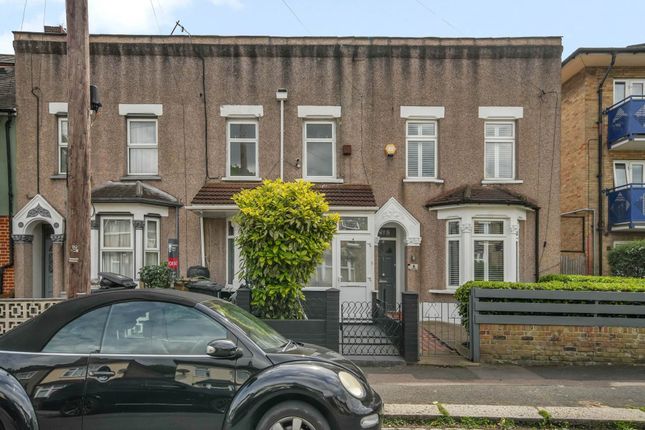 4 bed property, in Park Road, £675,000