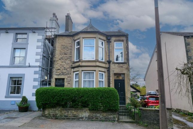 1 bed property, in Lord Street, £140,000