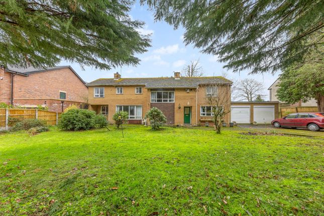 5 bed property, in Lyons Lane, £850,000