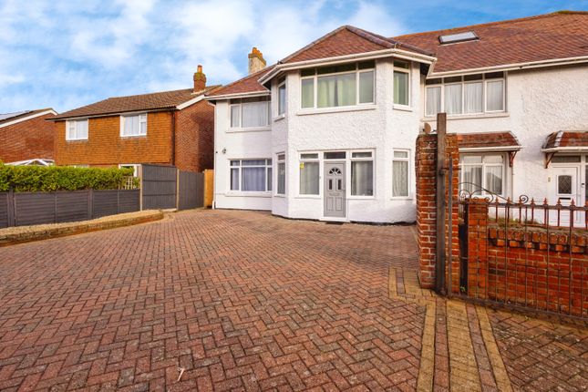 3 bed property, in Southwood Road, £450,000