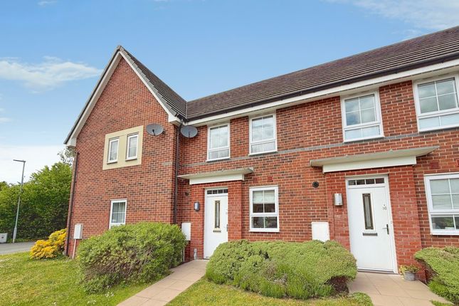 2 bed property, in Station Court, £220,000