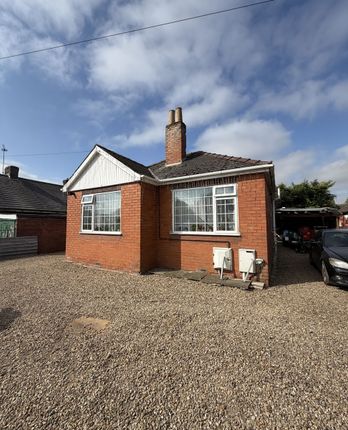 2 bed property, in Punchbowl Lane, £165,000