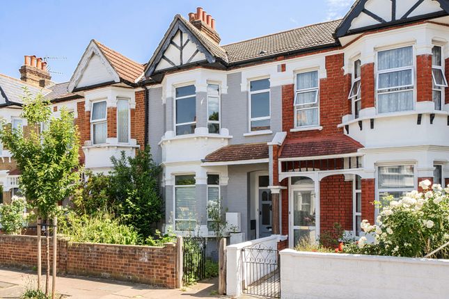 1 bed property, in Adelaide Road, £400,000
