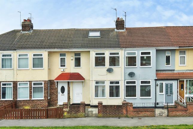 2 bed property, in Woodgate Road, £120,000