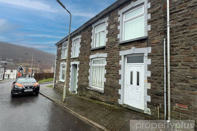 3 bed property, in School Street, £110,000