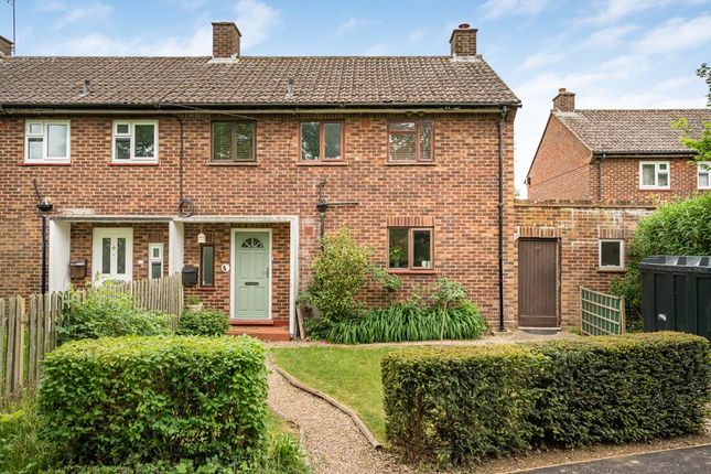 3 bed property, in Winding Shott, £550,000