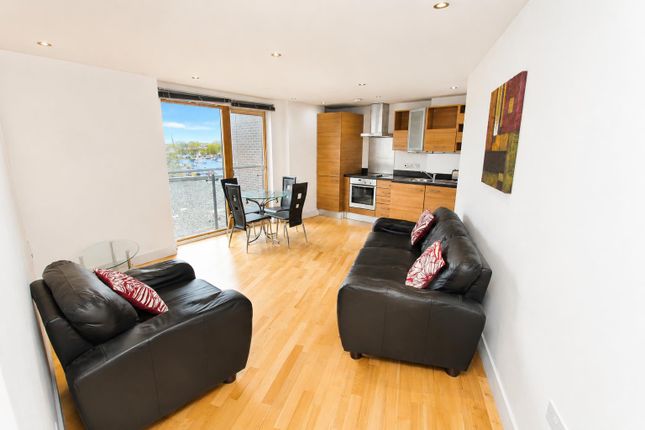 1 bed property, in Clarence House, £127,500
