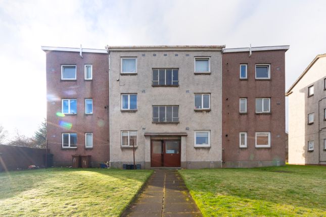 2 bed property, in Forrester Park Grove, £142,000