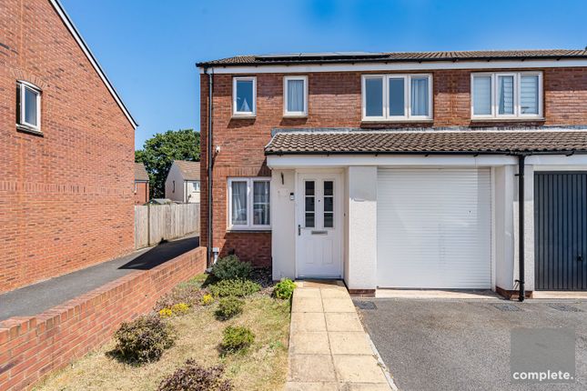 3 bed property, in Yarlington Mill, £290,000