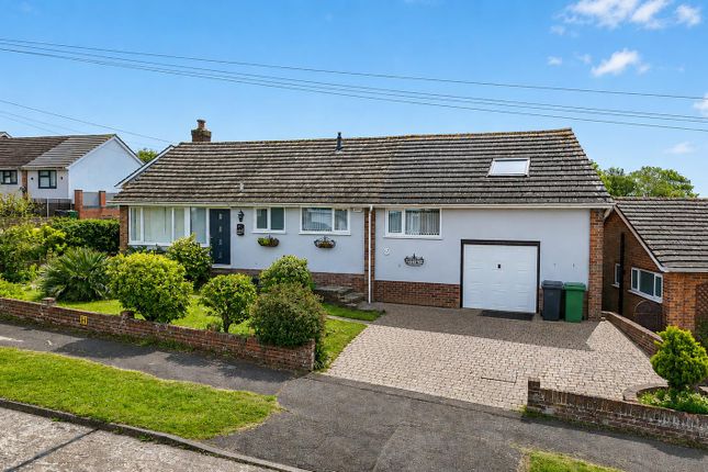 3 bed property, in Grange Avenue, £465,000