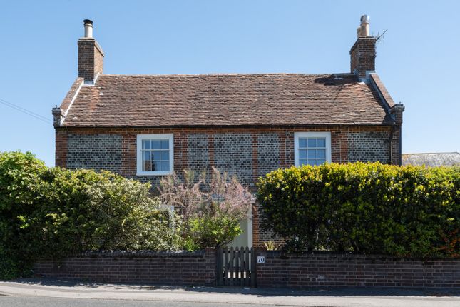 4 bed property, in Cottrell Farmhouse, £800,000