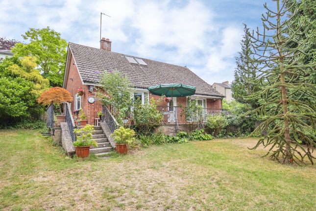 3 bed property, in Kings Hill, £450,000