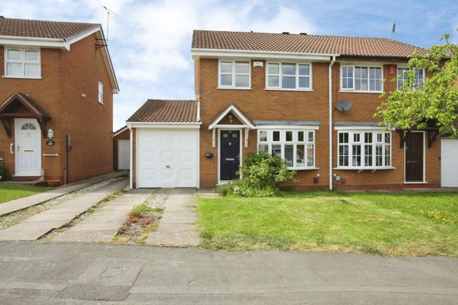 3 bed property, in Appledore Drive, £300,000