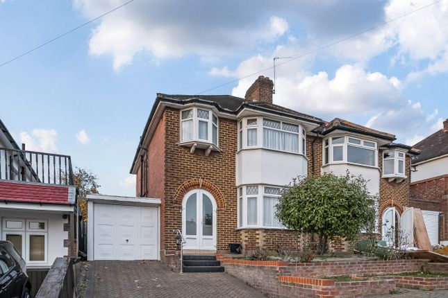 3 bed property, in Beverley Gardens, £600,000