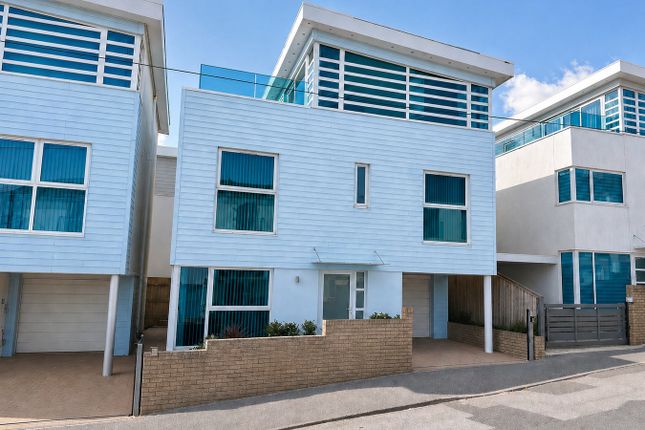 4 bed property, in Chaddesley Wood Road, £1,195,000