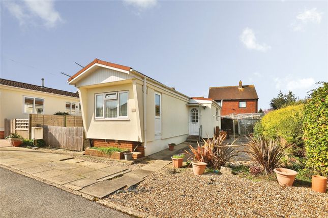 1 bed property, in Roi-Mar Home Park, £60,000
