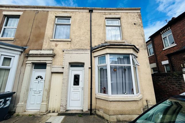 3 bed property, in St James Road, £140,000