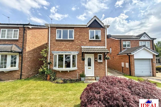 4 bed property, in Cromwell Grove, £265,000