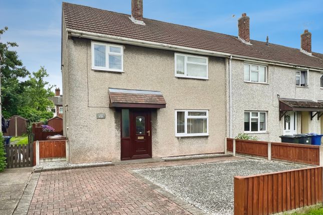 3 bed property, in Manor Crescent, £180,000