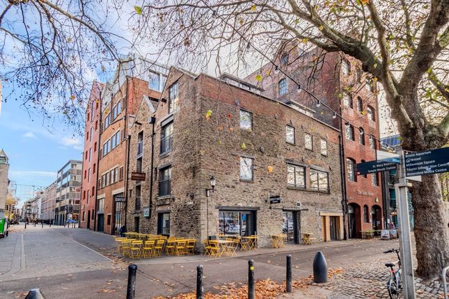 2 bed property, in The Harris Lofts, £375,000