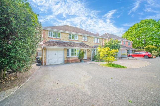 5 bed property, in Blackberry Drive, £625,000