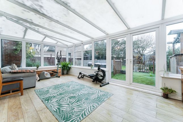 3 bed property, in Northfields, £350,000