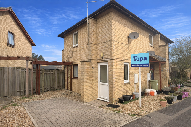 2 bed property, in Hambleton Grove, £215,000