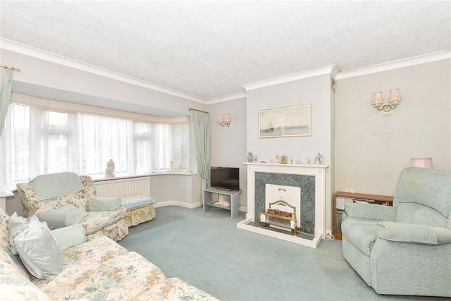 3 bed property, in Eley Crescent, £525,000